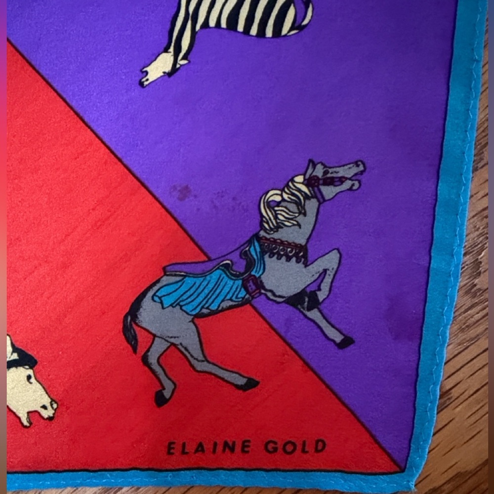 VTG Elaine Gold Eye catching square silk scarf. A carousel horse print. 1980’s - Picture 6 of 16